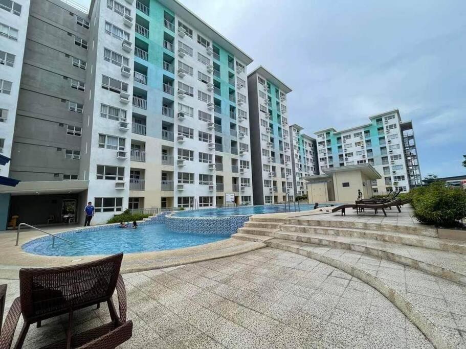 Davao City Condo Living Made Easy Lifestyle מראה חיצוני תמונה